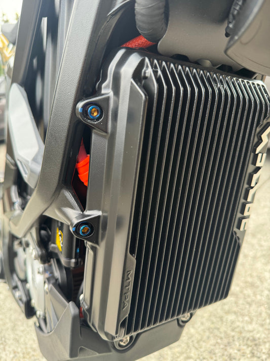 Ultra bee titanium controller bolts