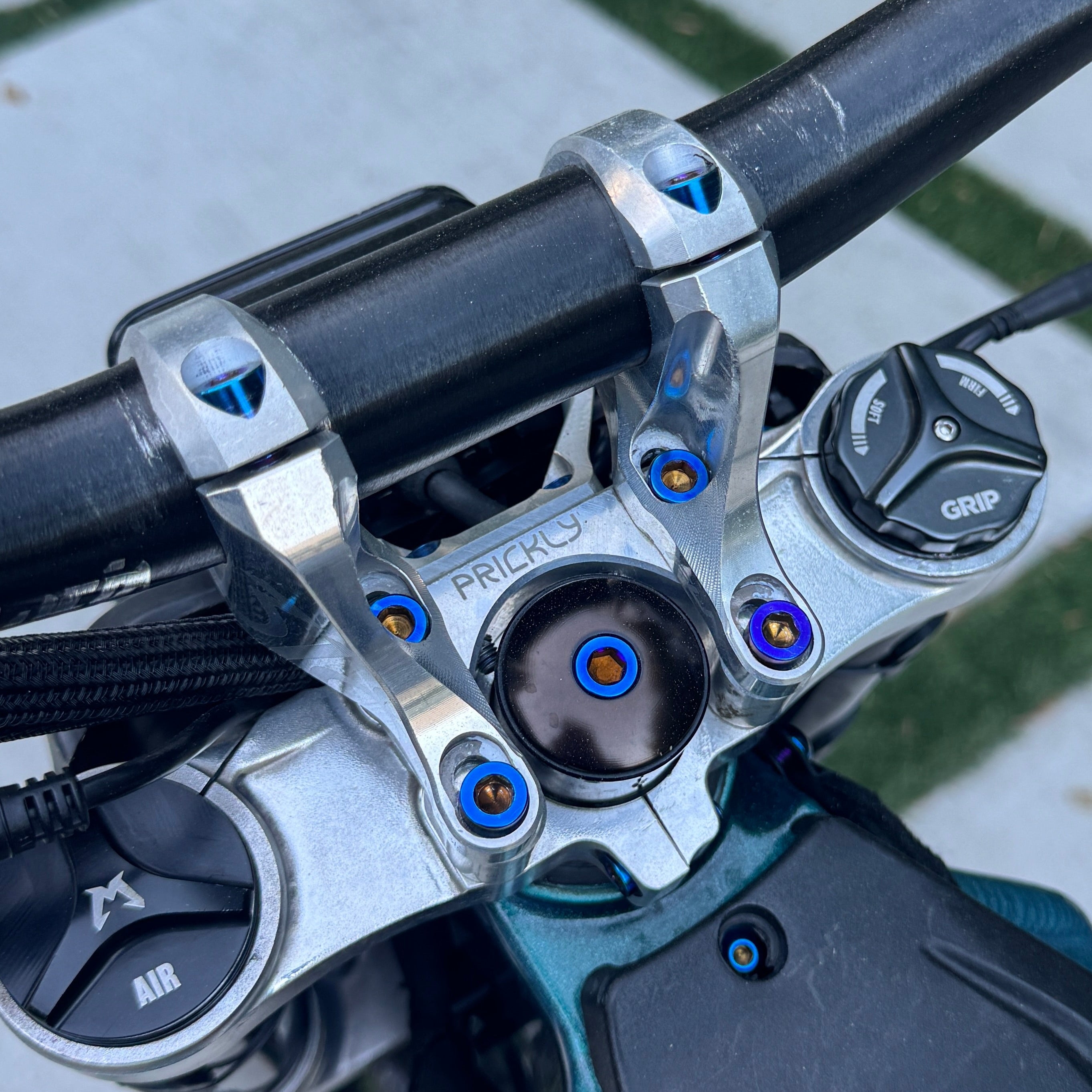 Titanium Direct Mount Riser Bolts – LARacing