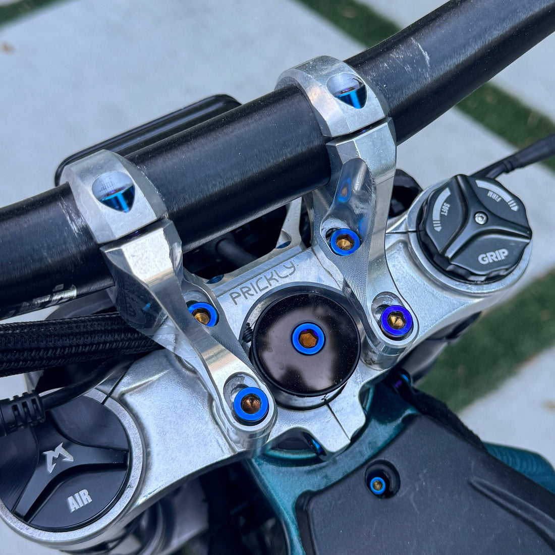 Titanium Direct Mount Riser Bolts