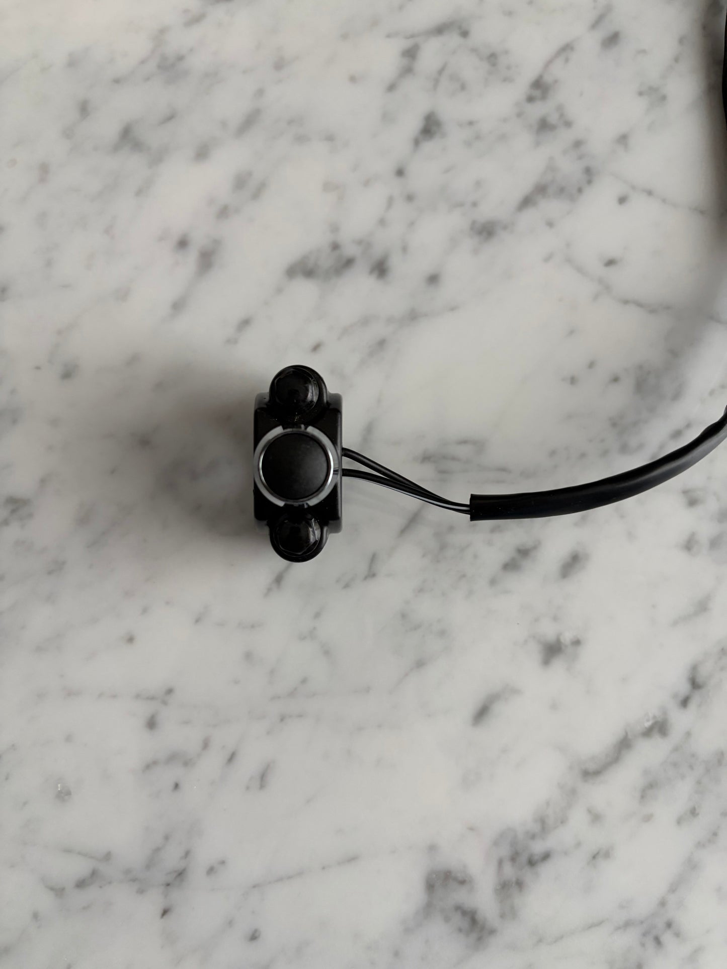 Battery powered horn [comes with a switch] can fit any bike. ( 2 week pre order